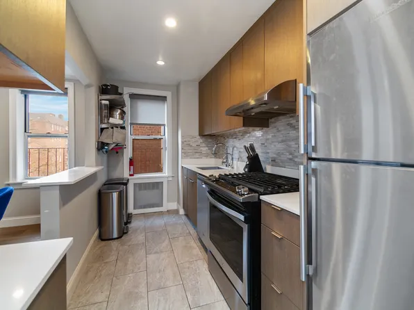 67-11 Yellowstone Boulevard image 1 of 6