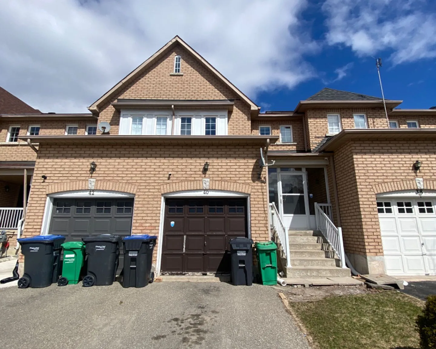 4 bed, $2,750 — Photo 1