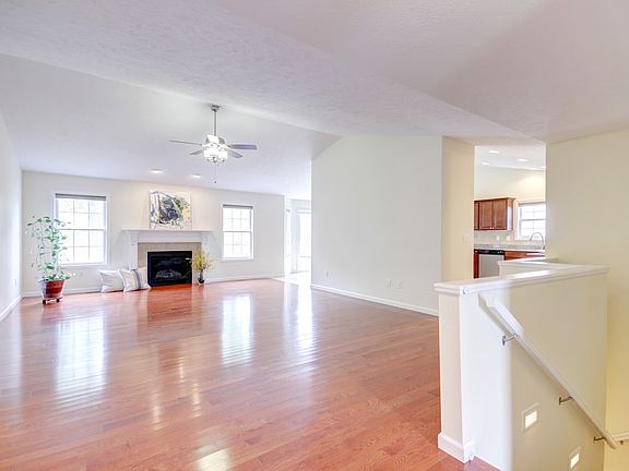 4th image of 615 Willows Ave