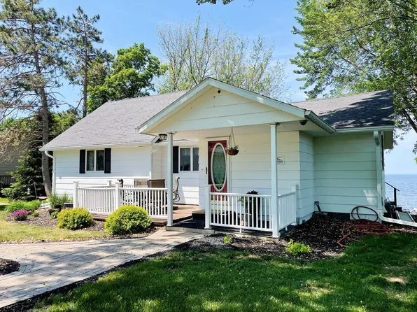 43901 Vista Rd, Isle, MN 56342