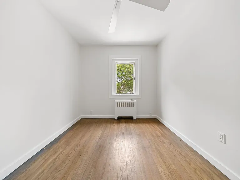 32 College St #2 — Photo 22
