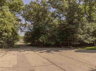 104 Prince Ct SE, Poplar Grove, IL 61065