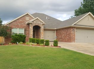 602 S 14th St, Lavaca, AR 72941