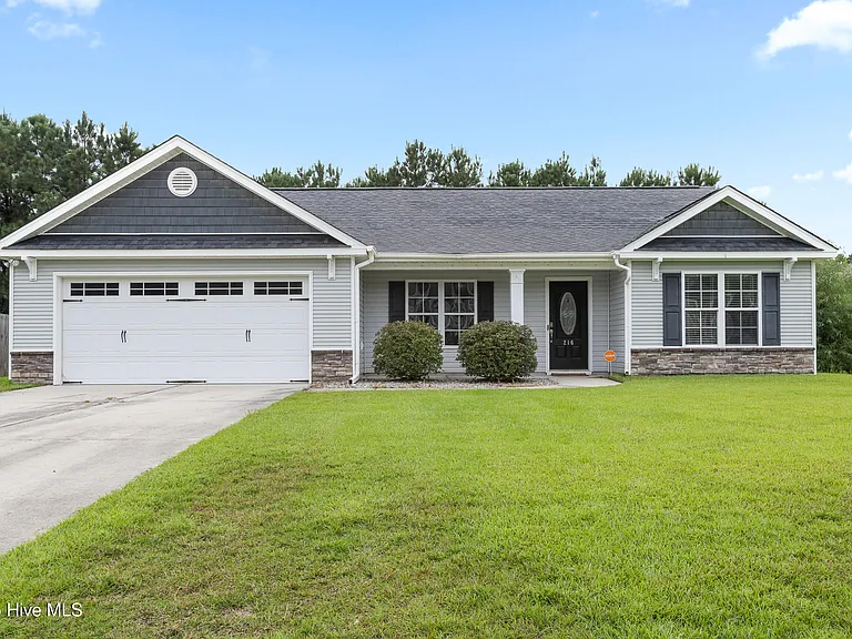 216 Jasmine Ln — Photo 1