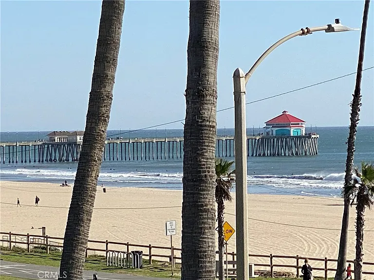 1200 Pacific Coast Hwy — Photo 2