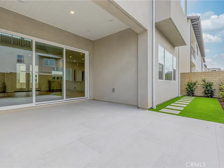 402 Shrike — Photo 23
