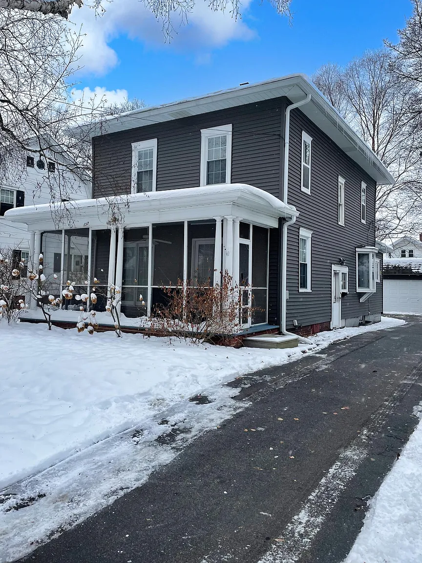 157 Orchard Ave photo 1