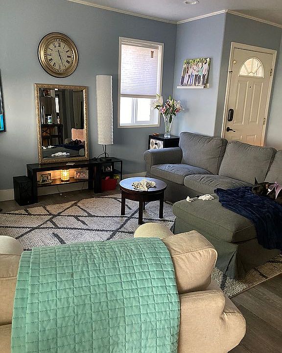 2nd image of 2947 Vine St
