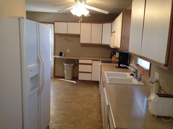 5th image of 806 W 31st Ave
