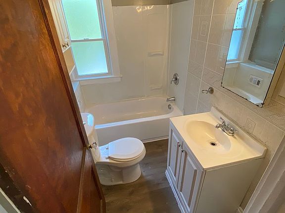 4th image of 3201 Whitethorn Rd #3203