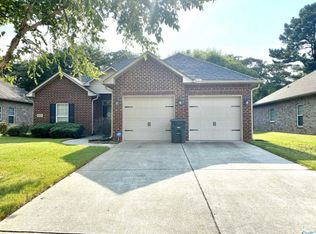 105 Somerset Park Dr, Huntsville, AL 35811