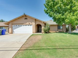 8320 Eucalyptus Dr, Bakersfield, CA 93306