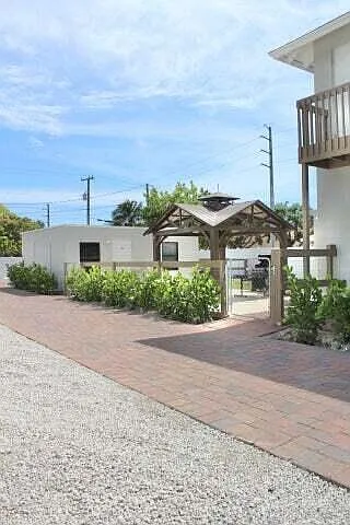 305 Cypress Dr #1 — Photo 7
