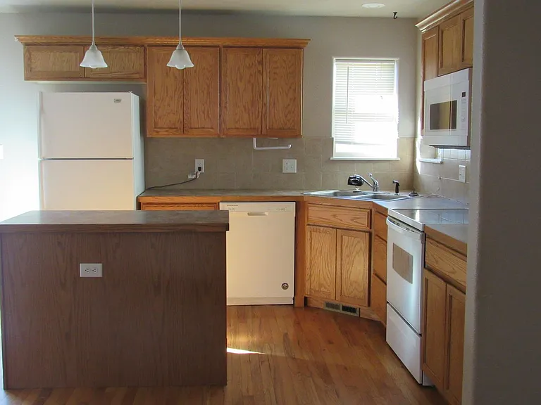 3850 Sweetbrier St — Photo 16