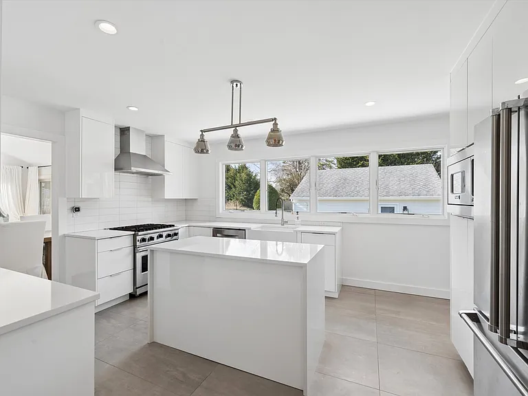 75 Saint Andrews Rd — Photo 4