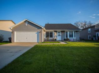 4813 W Glenbrook Trl, McHenry, IL