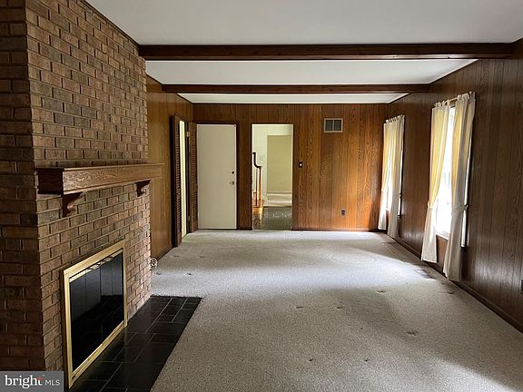 4th image of 15208 Carrolton Rd
