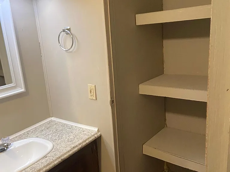 149 Ireland Dr — Photo 12