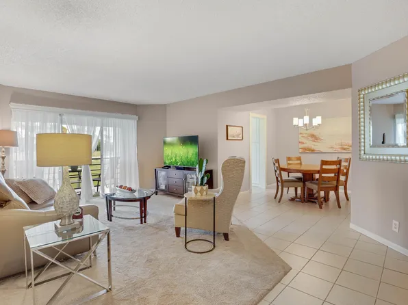 3836 Via Poinciana #205, Lake Worth, FL 33467