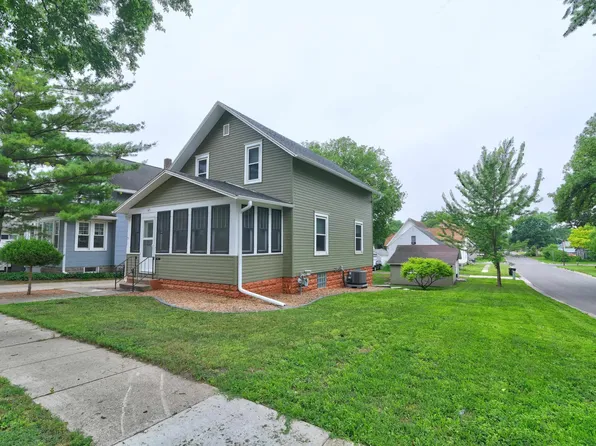 621 N 6th St, Estherville, IA 51334