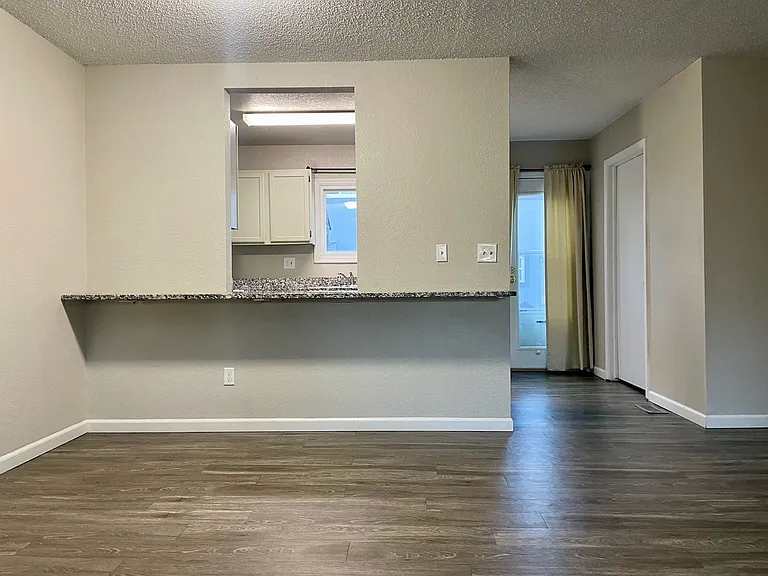 221 N Race St #A — Photo 8