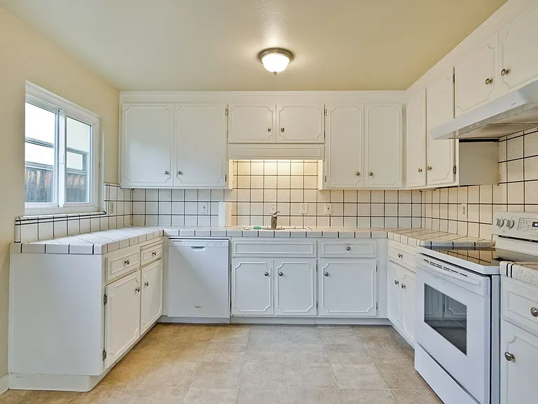 1778 Balsa Ave — Photo 14