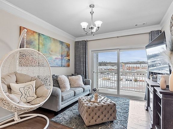 4th image of 120 University Ave #2308