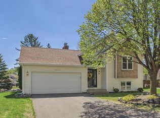 10211 Lee Dr, Eden Prairie, MN 55347