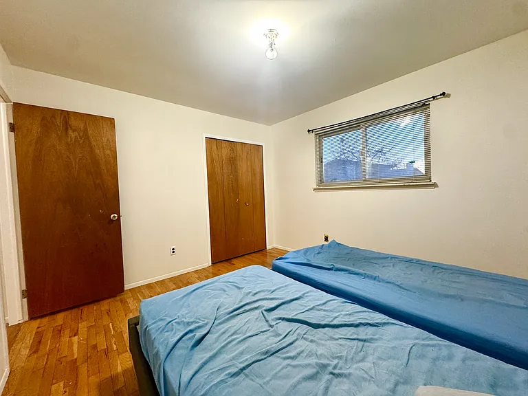 2868 Groves Dr — Photo 17