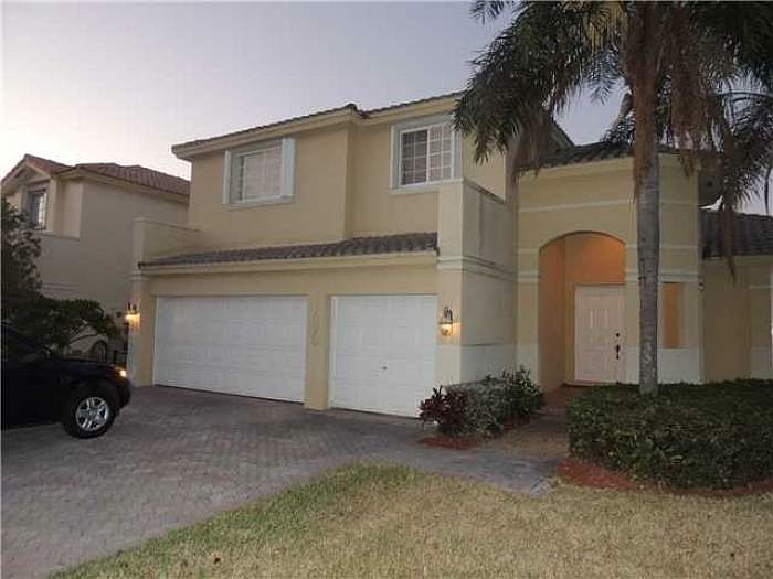 1st image of 11373 NW 65th St