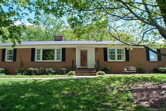 1st image of 3019 Longwood Dr