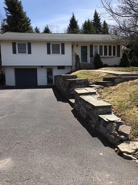 1st image of 217 Crestwood Dr