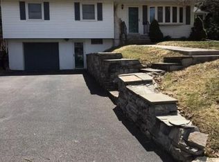 217 Crestwood Dr, Camillus, NY 13031