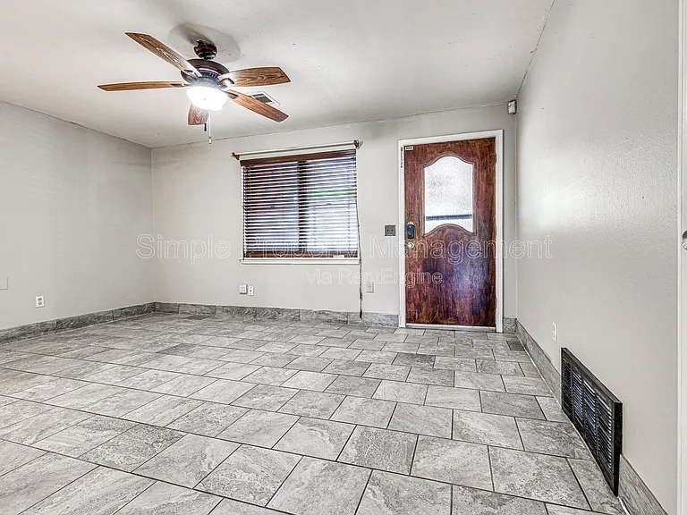 3305 Neighbors Ln — Photo 4
