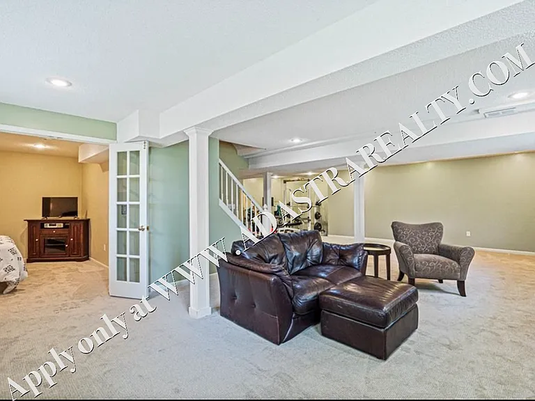 4904 W 157th St — Photo 30