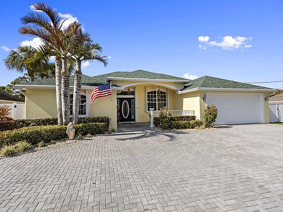 3rd image of 2092 SW Villanova Road