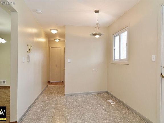 4th image of 8343 Christiana Ave #2W