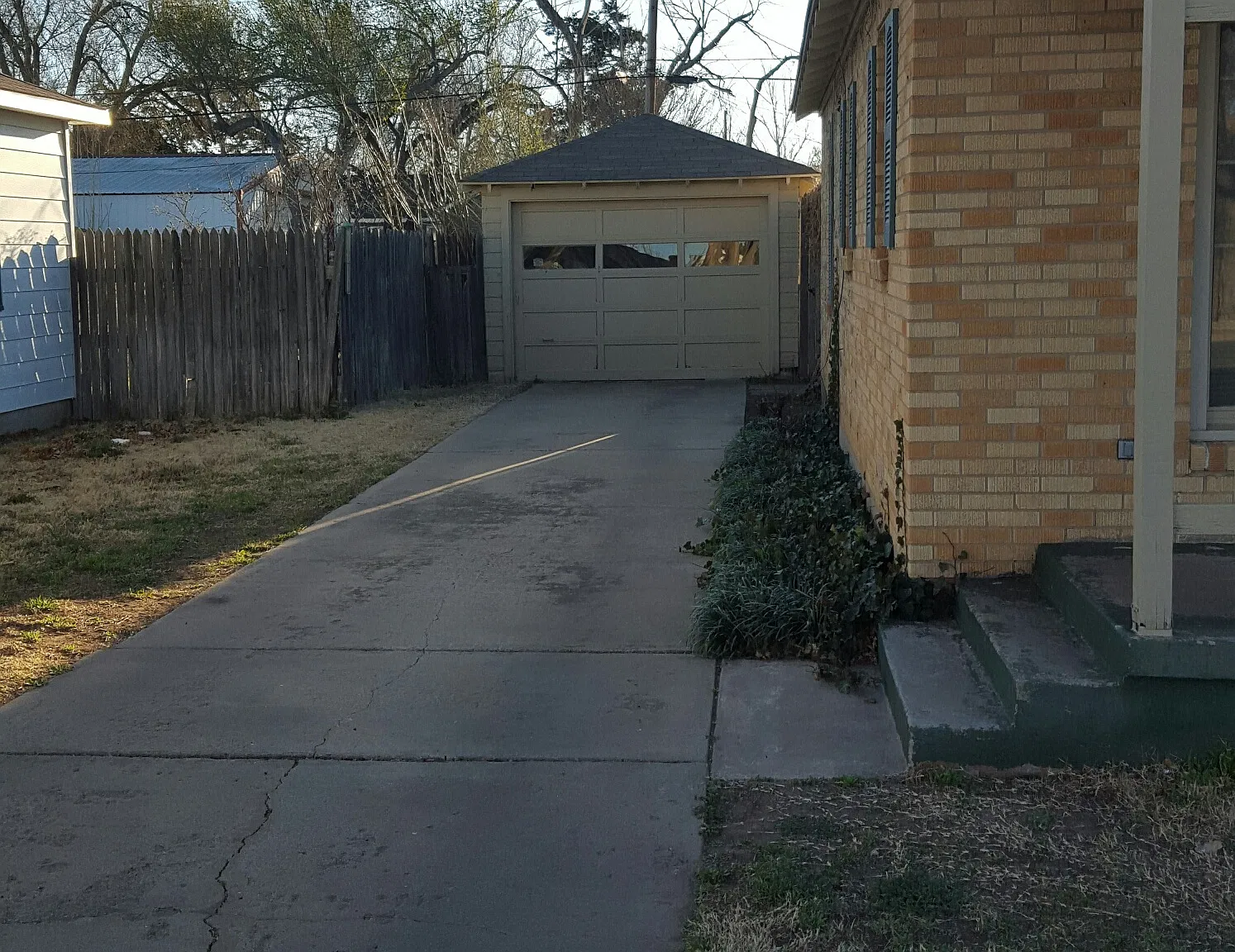 1909 S Milam - 1 — Photo 2