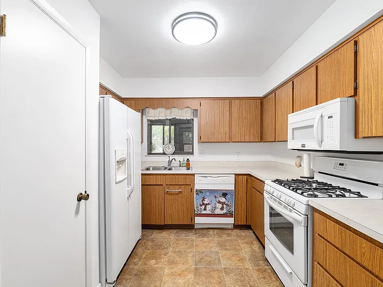 8479 NW 38th Dr — Photo 7