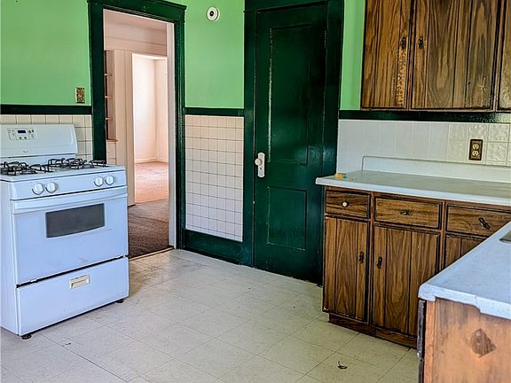 26th image of 308 Mount Zoar St