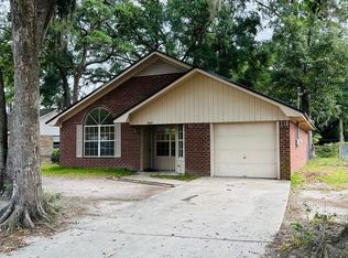 905 Granger Dr, Hinesville, GA 31313