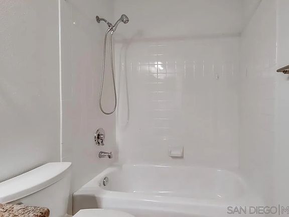 2nd image of 13815 Esprit Ave