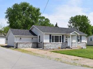 1700 W Walnut St, Marion, IL 62959