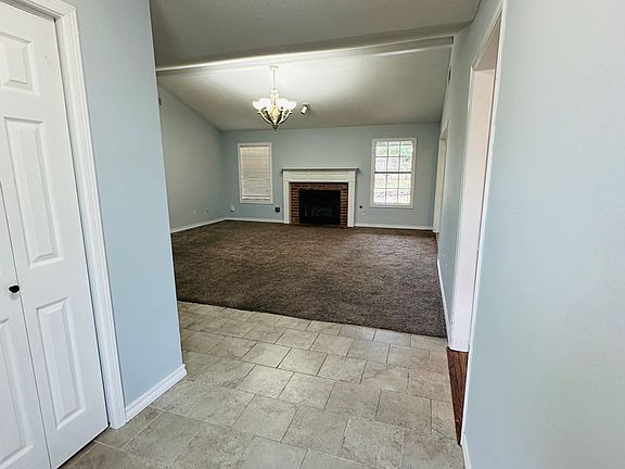 3rd image of 3900 Bristol Ln