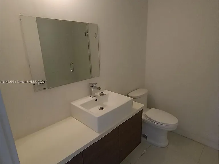 1010 SW 2nd Ave #1806 — Photo 9