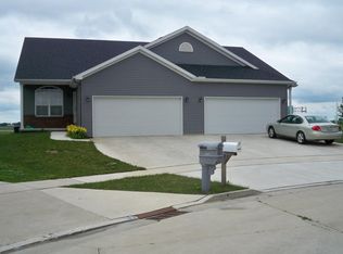 1916 Park West Dr, Normal, IL 61761