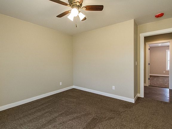5th image of 301 Bryn Dr