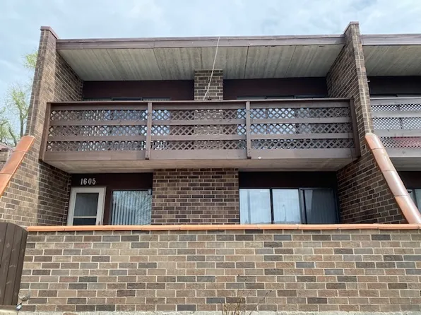 1605 Kenneth Cir Unit 1605, Elgin, IL 60120
