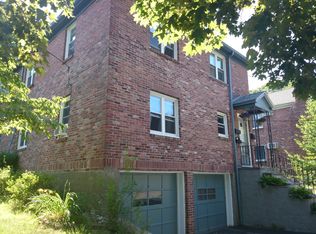 28 Shaw St, West Roxbury, MA 02132