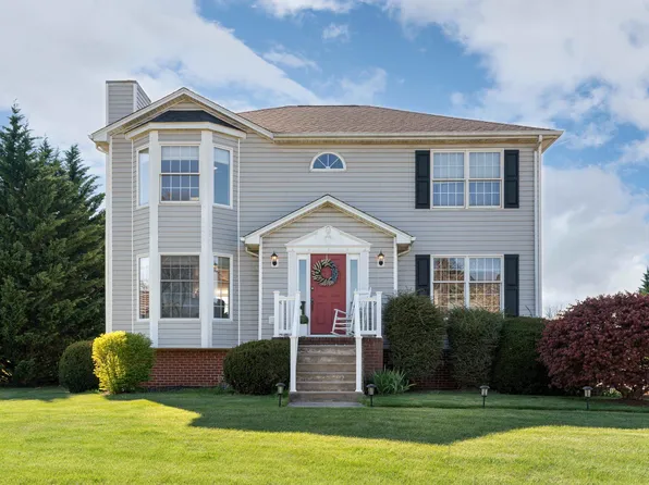 321 Westminister Dr, Fishersville, VA 22939